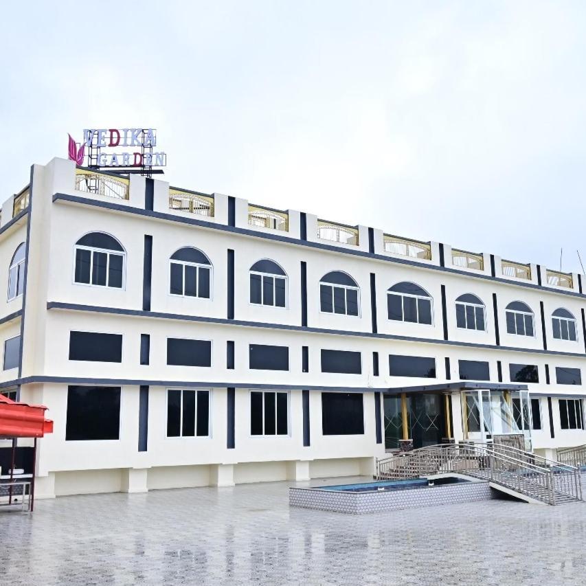 Vedika Garden Hotell Āmbavna Eksteriør bilde